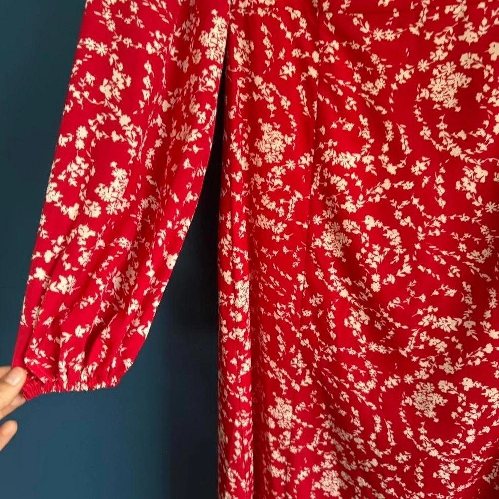 En Saison Red Floral Dress Women's Size Medium Long‎ Sleeve Maxi Anthropologie